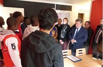 Accueil de personnes migrantes - Le préfet visite le premier Centre d’accueil et d’orientation du département à Louvroil