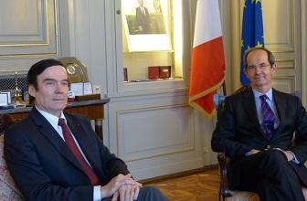 Le préfet rencontre Bernard Pineau, le nouveau direction régional des finances publiques de la région Nord - Pas-de-Calais