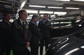 Automobile - Le préfet visite l'usine Renault Douai