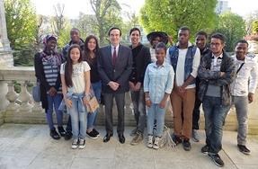 Le préfet reçoit des jeunes élèves de l'association Réussir Aujourd'hui de Clichy sous Bois