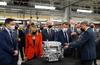 Le Président de la République visite le site industriel de Renault à Douai