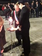 Cécile Dindar, sous-préfète, a participé à la cérémonie du partage de la Flamme sacrée à Wervicq-Sud
