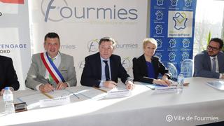 Bertrand Gaume et Hélène Demolombe Thobie signent le contrat de ville de Fourmies
