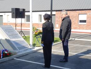Inauguration de la caserne de Fourmies - plaque commémorative en hommage au Maréchal des logis-chef Augustin Derly